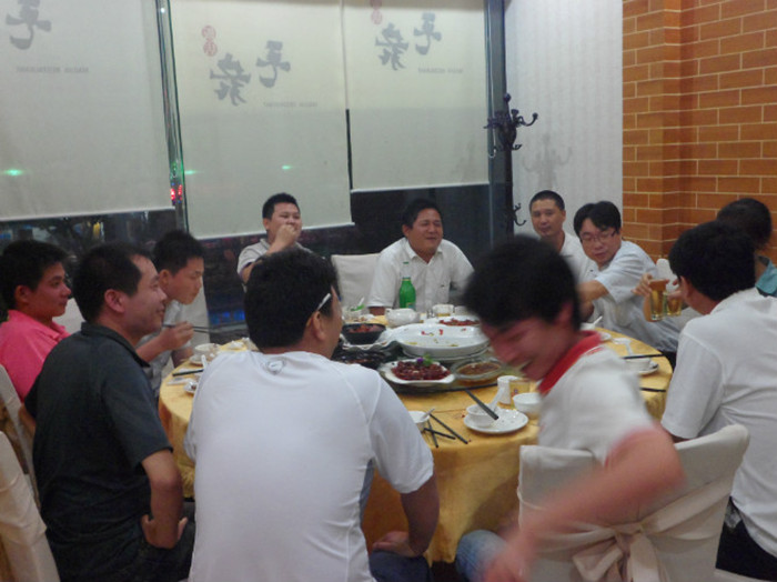 鴻凱運(yùn)團(tuán)隊聚餐.jpg 鴻凱運(yùn)團(tuán)隊聚餐.jpg